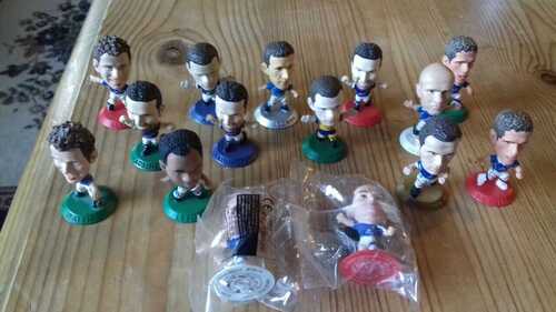 EVERTON MICROSTARS 15 FIGURES ( 2 X FIGURES IN PACKETS)