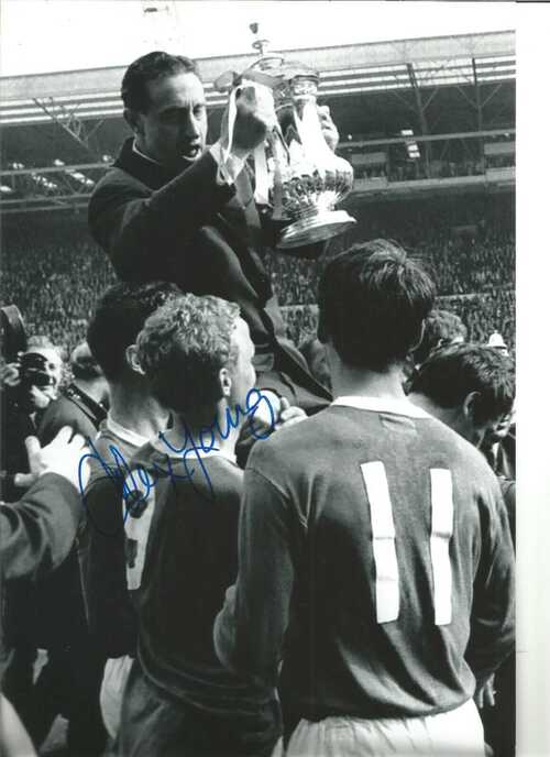 Alex Young Everton 12 x 8 inch hand signed authentic football photo SS181E