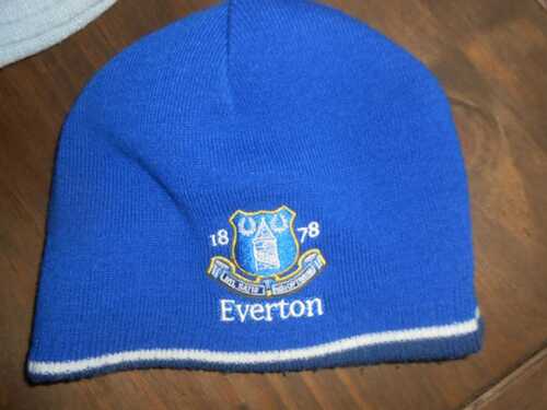 EVERTON FC REVERSABLE KNITTED HAT -one size