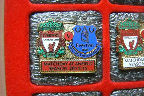 LIVERPOOL F.C. METAL BADGE - 2014/15 PREMIER LEAGUE V EVERTON (9)