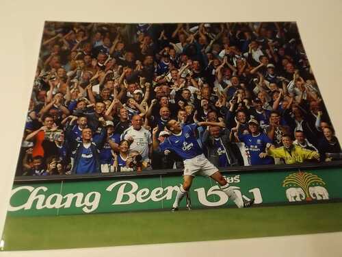 Everton player celebrating - 10x8