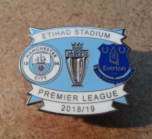 MANCHESTER CITY v EVERTON - ENAMEL SUPPORTERS BADGE