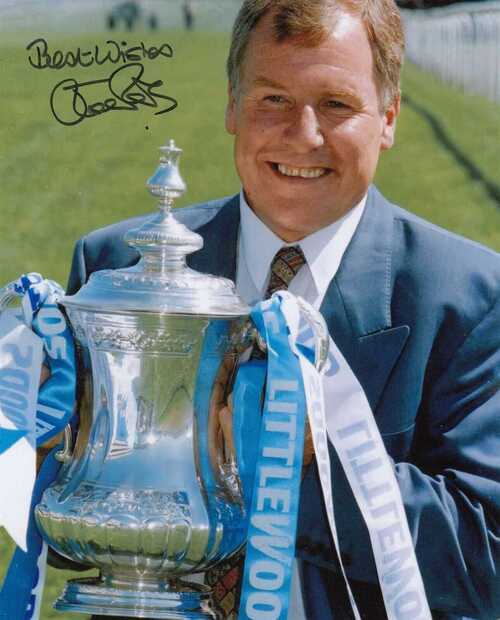 Football - Joe Royle - Hand Signed 8x10 Photograph - Everton COA