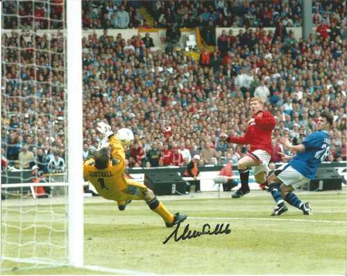 Neville Southall Everton FC Signed 10x8 Inch Authentic Football Photograph JM452