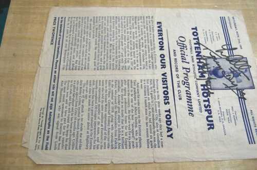 SPURS V EVERTON 1959 SIGNED BY CLIFF JONES TERRY DYSON , and LES ALLEN