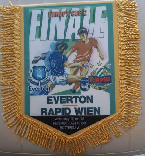 ECWC FINAL 1985 EVERTON V RAPID VIENNA COLOUR PENNANT