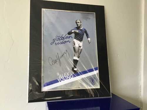 ALEX YOUNG THE GOLDEN VISION 20 x 16 EVERTON SIGNED MOUNTED POP ART PHOTO