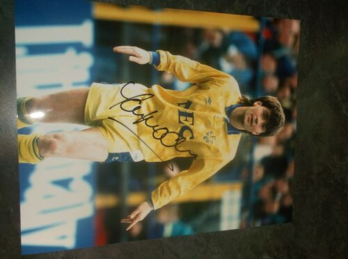 Signed Ian Snodin 12 x 8 Everton Photograph