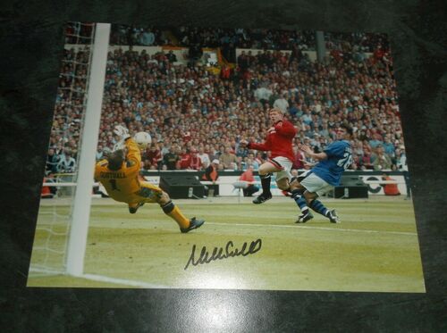 Signed Neville Southall 10 x 8 Everton Photograph