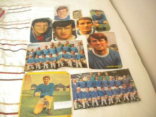 10 EVERTON PICTURES WITH 27 HAND SIGNED AUTOGRAPHS PLUS C.O.A.