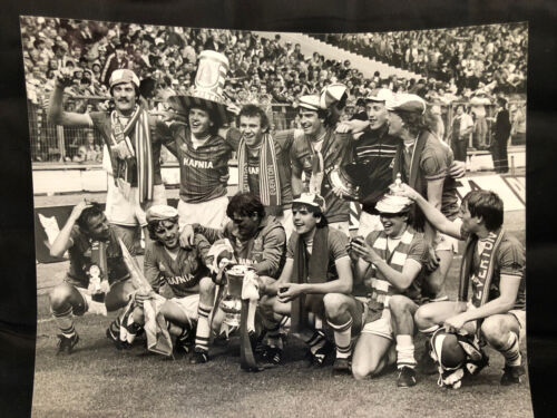 1983/84 FAC WINNERS EVERTON TEAM PRESS PHOTO Liverpool Echo